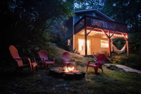 Cute Quiet Cabin Near Attractions, Wi-Fi, Modern & Cozy, Pets Welcome